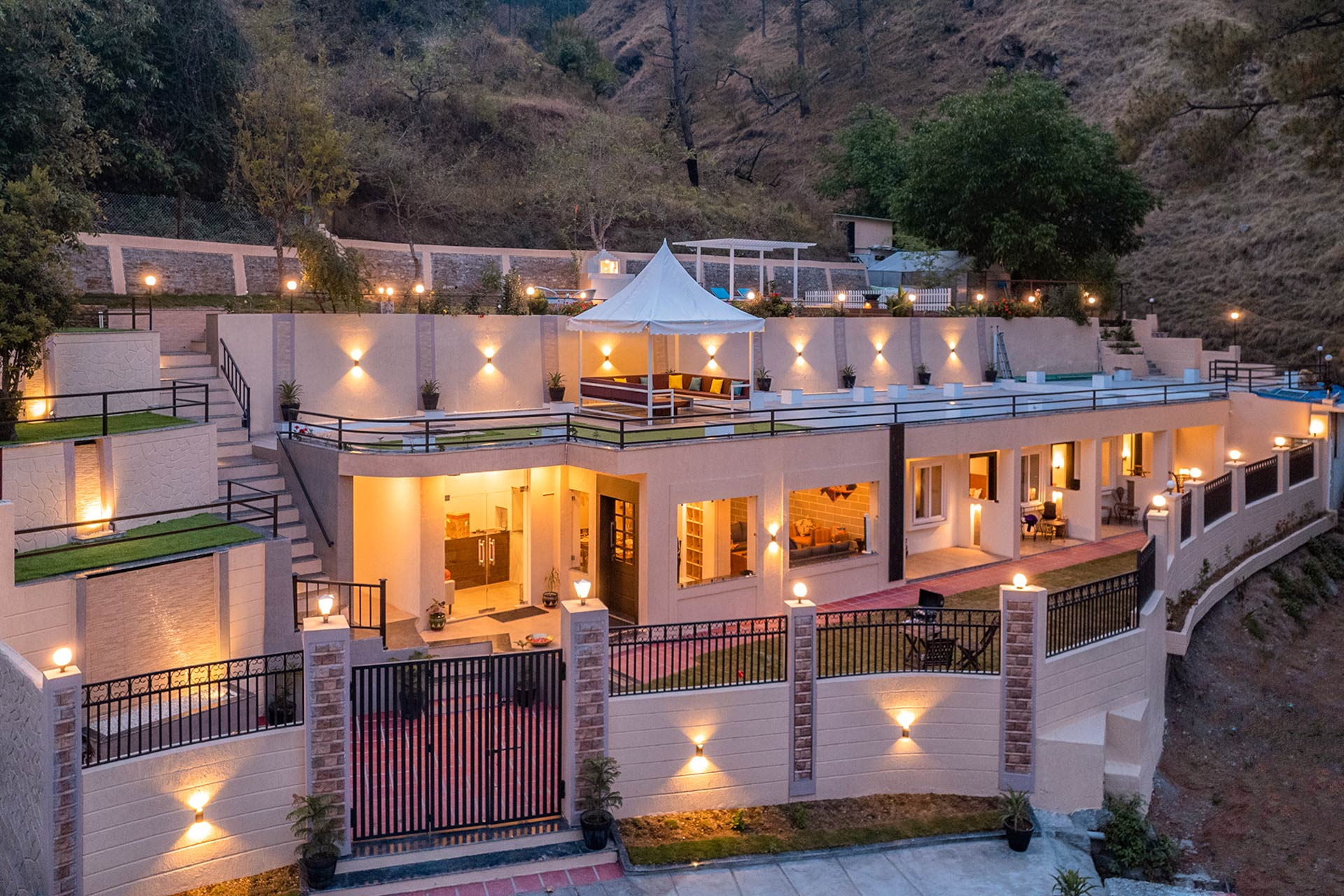 Book Your Luxurious Stay Rolling Hills